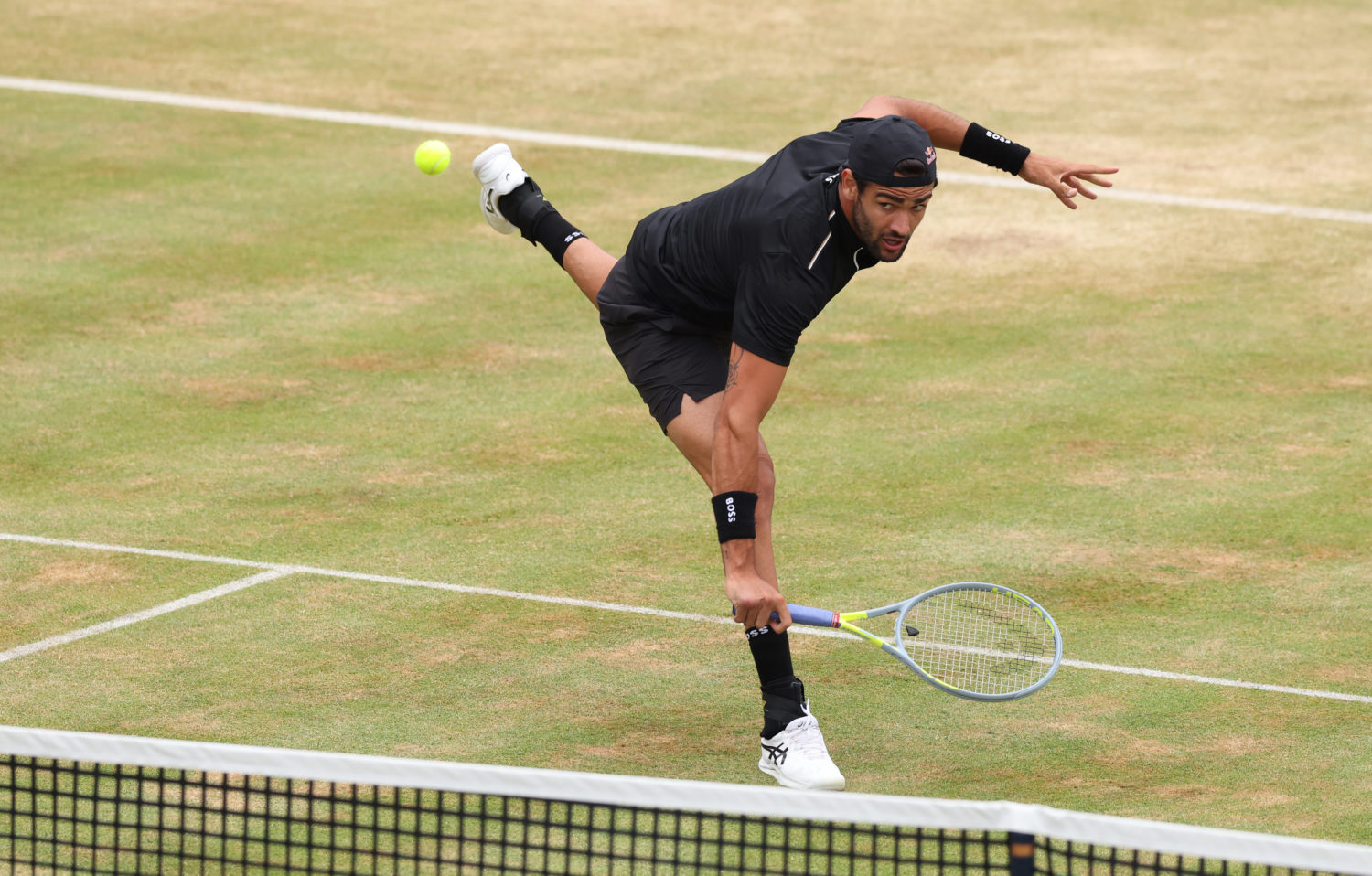 Matteo Berrettini, Queen's 2022 (© Luke Walker / LTA through Getty Images)