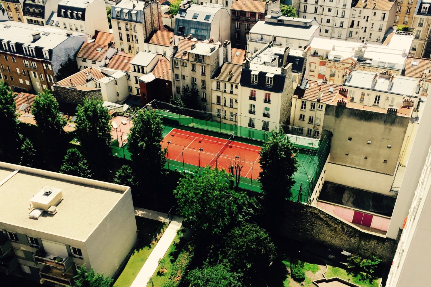Terrain sur les toits du 15e arrondissement de Paris, partenaire Anybuddy