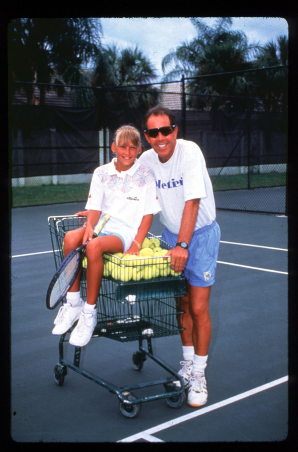 Anna Kournikova, âgée de 10 ou 11 ans, avec Nick, Nick Bollettieri