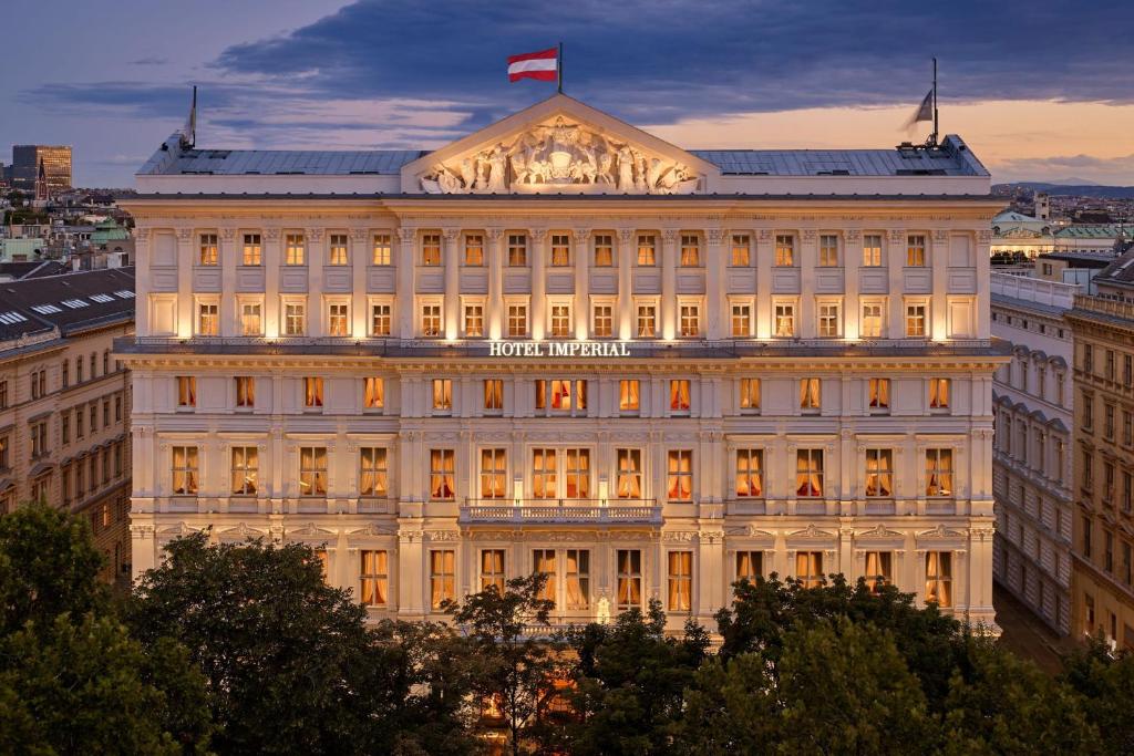 Vienna, Freud's “City of Dreams” – Courts Club